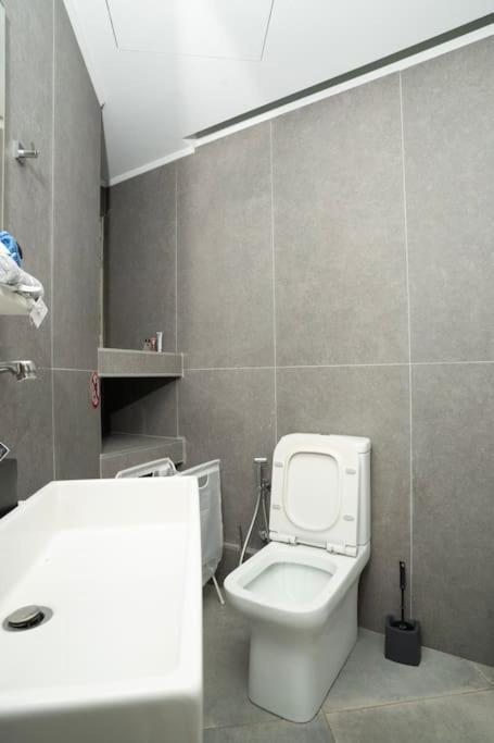 Homey Renovated 1 Bedroom Apartment In Kesariani Athens Luaran gambar