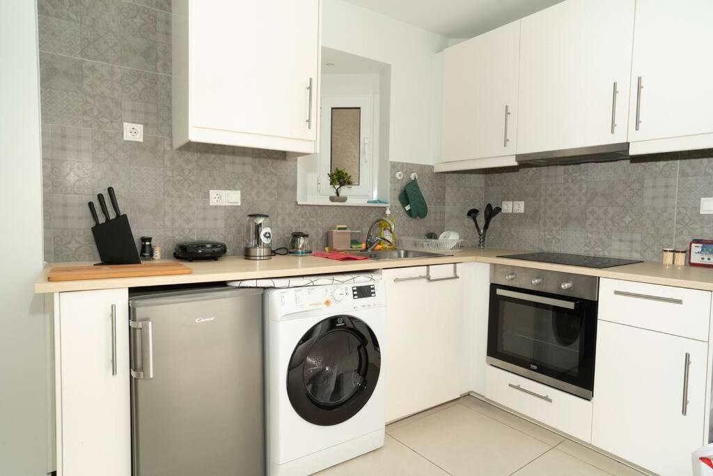 Homey Renovated 1 Bedroom Apartment In Kesariani Athens Luaran gambar