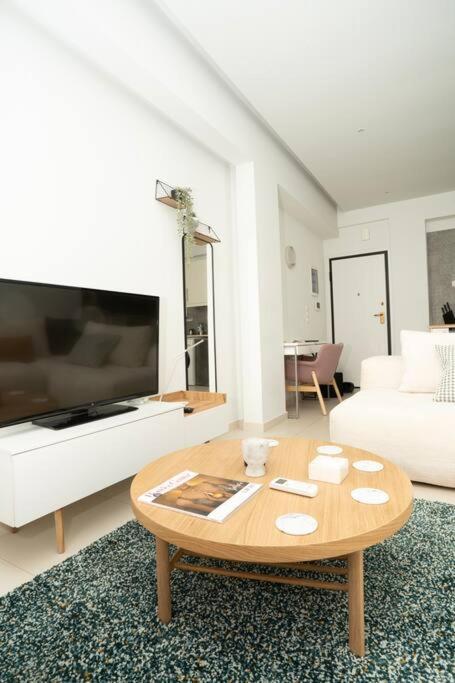 Homey Renovated 1 Bedroom Apartment In Kesariani Athens Luaran gambar